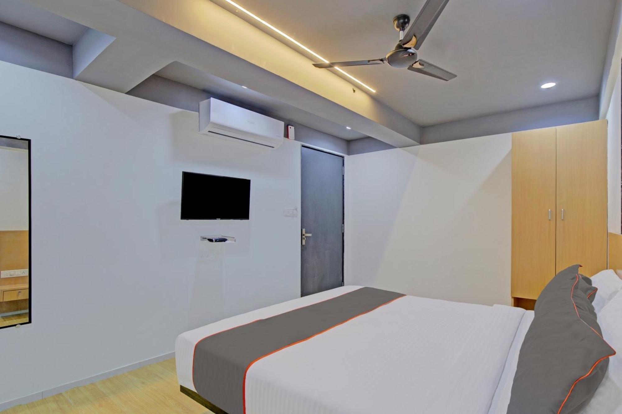 Collection O De'Pearl Hotel Súrat Exteriér fotografie