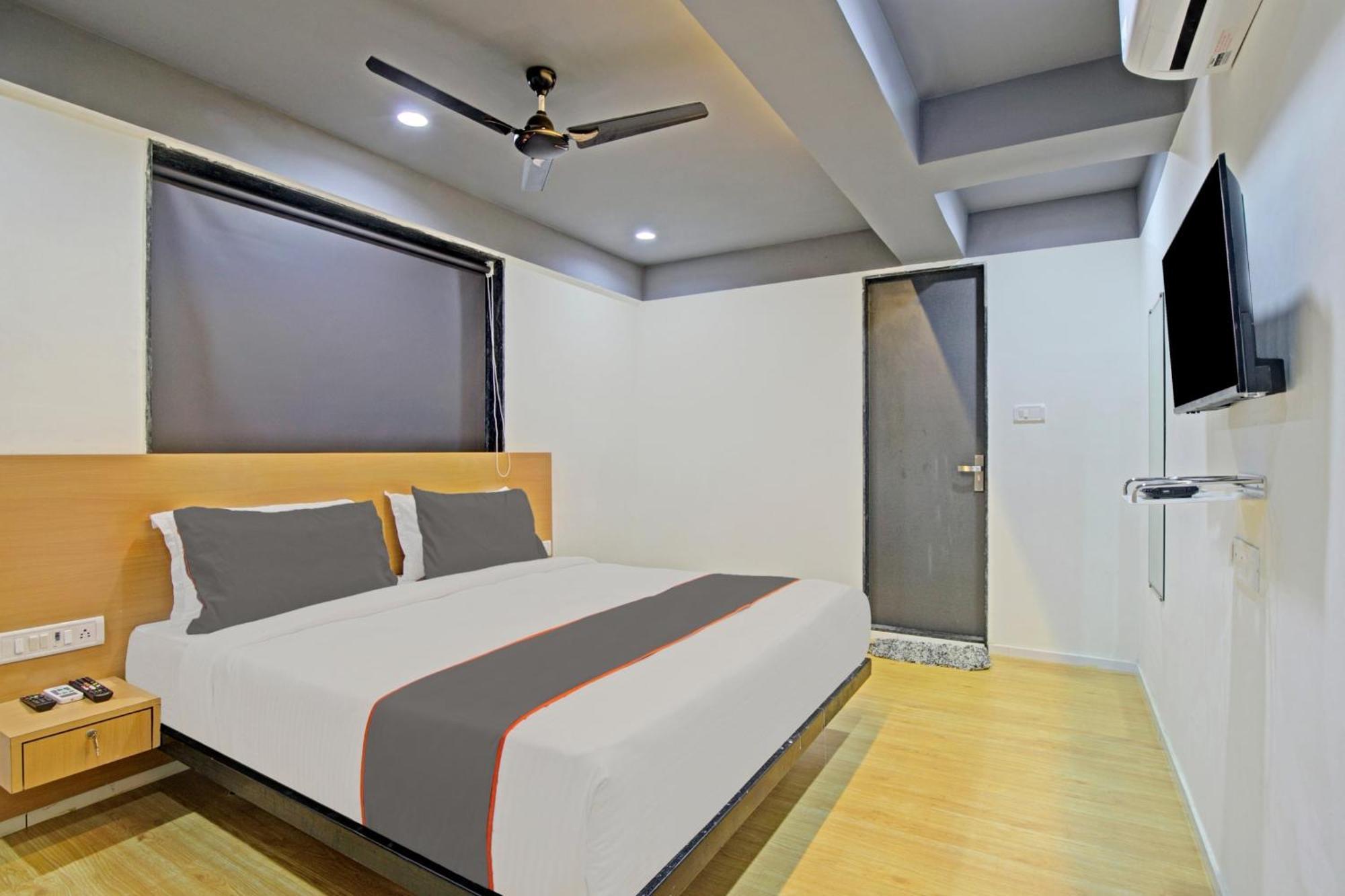 Collection O De'Pearl Hotel Súrat Exteriér fotografie